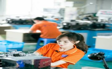 跟工人签劳动合同6篇