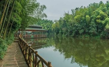介绍旅游景点作文8篇