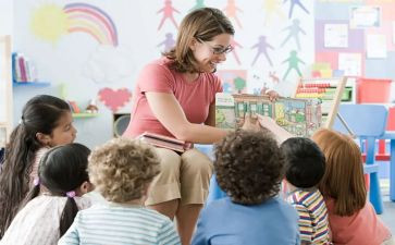 幼儿园教师班主任述职报告7篇